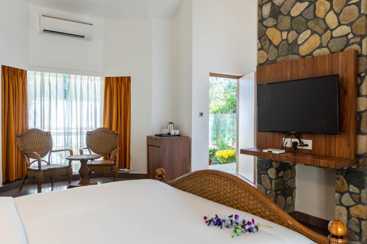 Country Inn Tarika Riverside Resort Jim Corbett Garjia Bagian luar foto