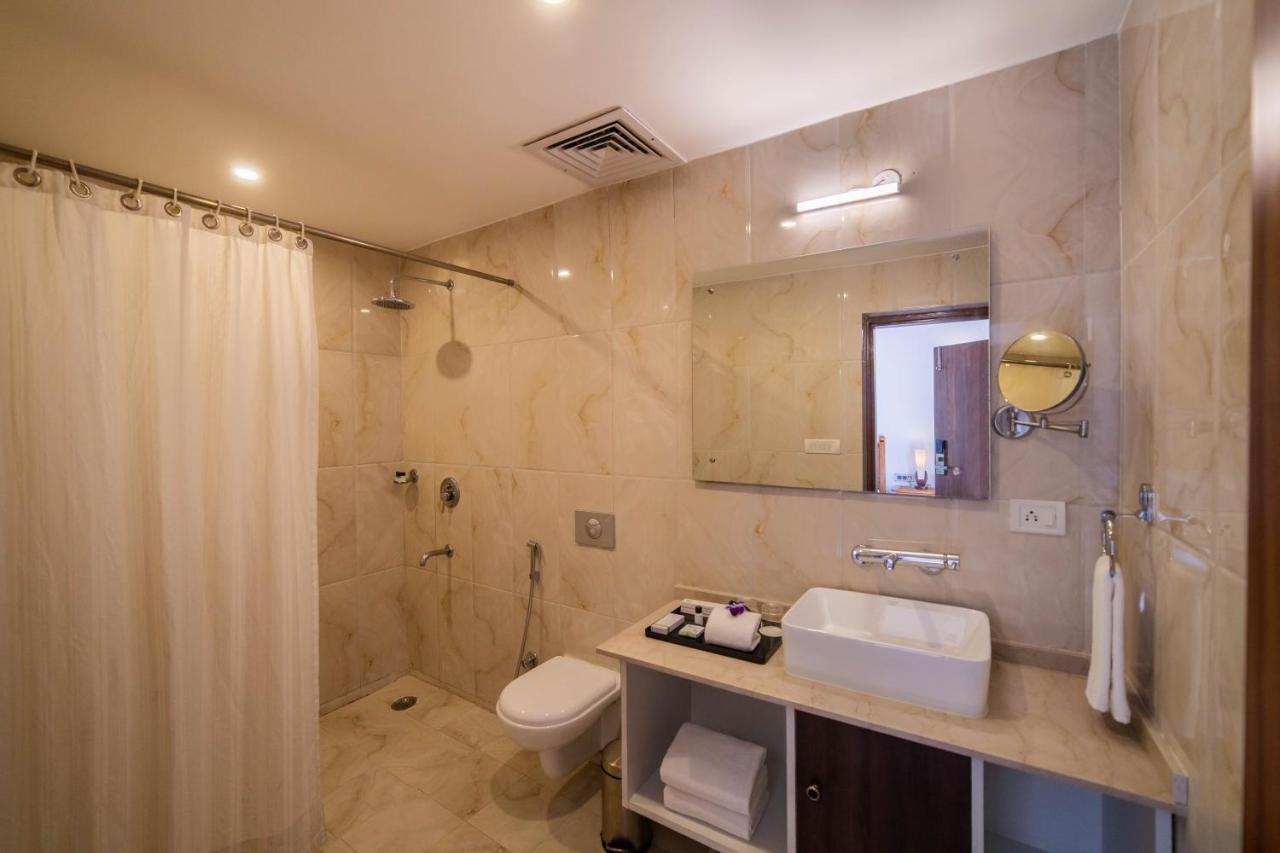 Country Inn Tarika Riverside Resort Jim Corbett Garjia Bagian luar foto